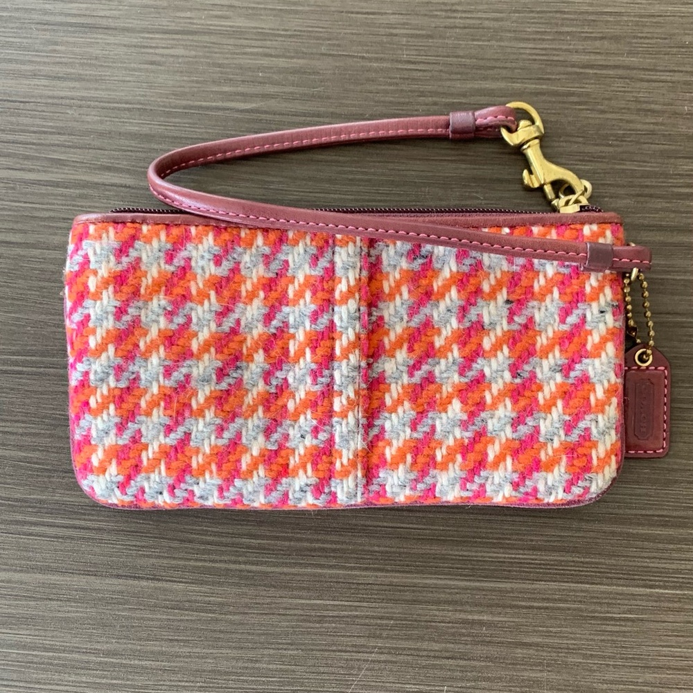 Vintage Coach Wool Houndstooth Wristlet With Suede Flower Pin - Picture 3 of 8